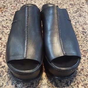 Costume National platform slides